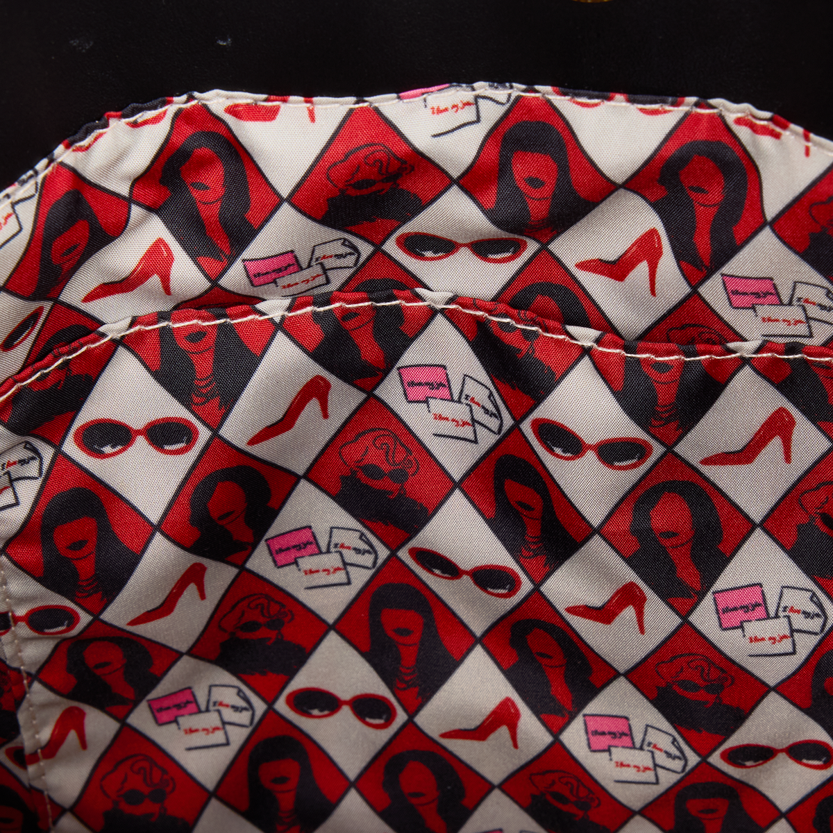 The Devil Wears Prada Tote Bag - US 3937